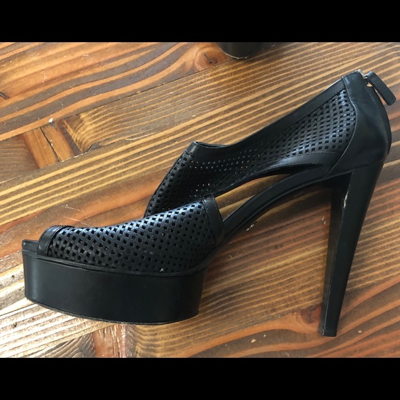 Shoes - Picture 2 of 8